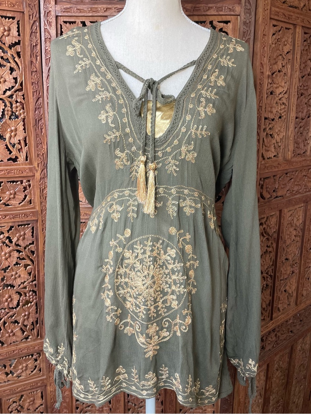 Lucky & Coco Vintage Y2K Boho Olive Embroidered kaftan beach cover up blouse